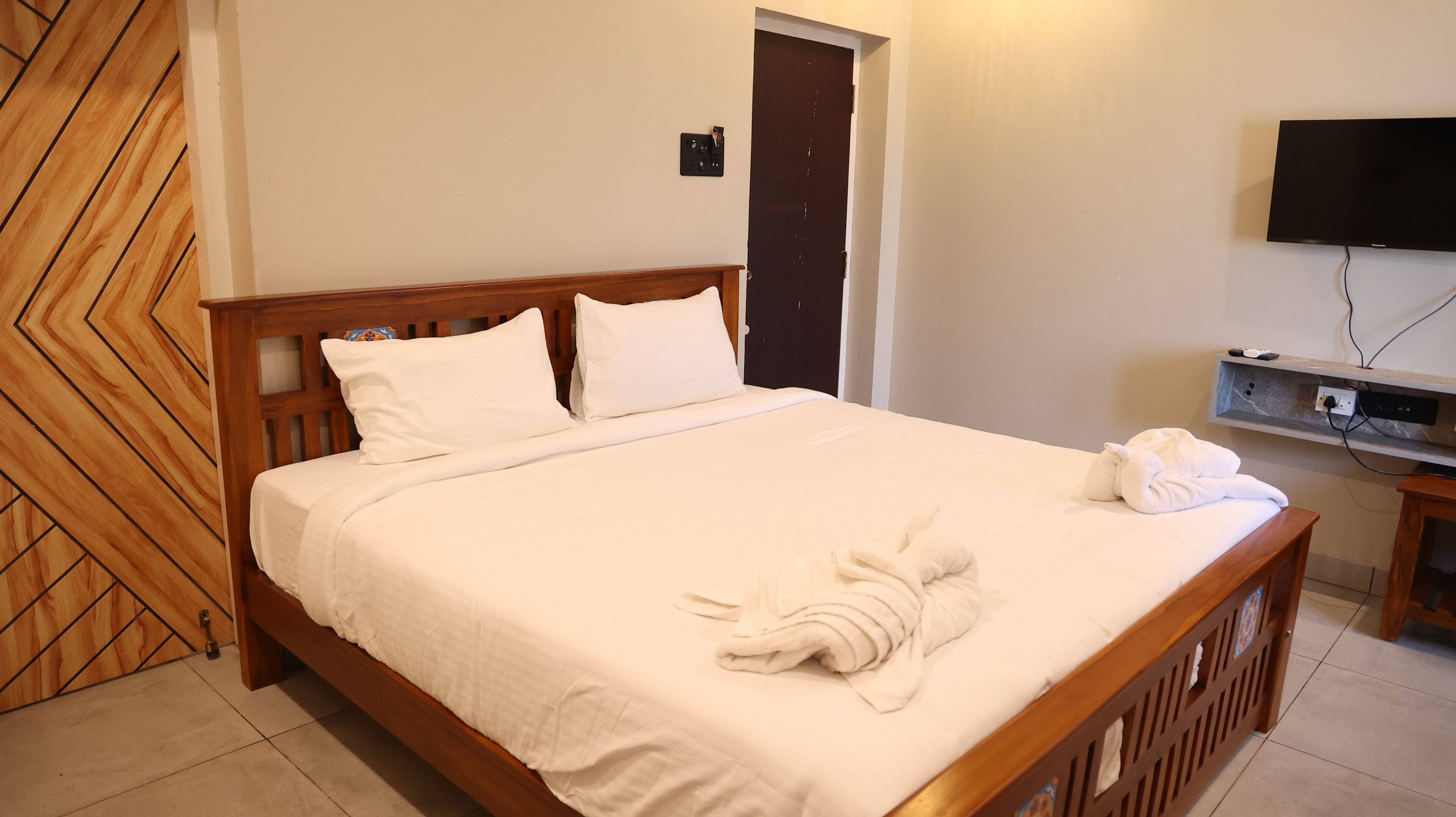 Quarto casal luxo | Escrivaninha, Wi-Fi de cortesia, roupa de cama