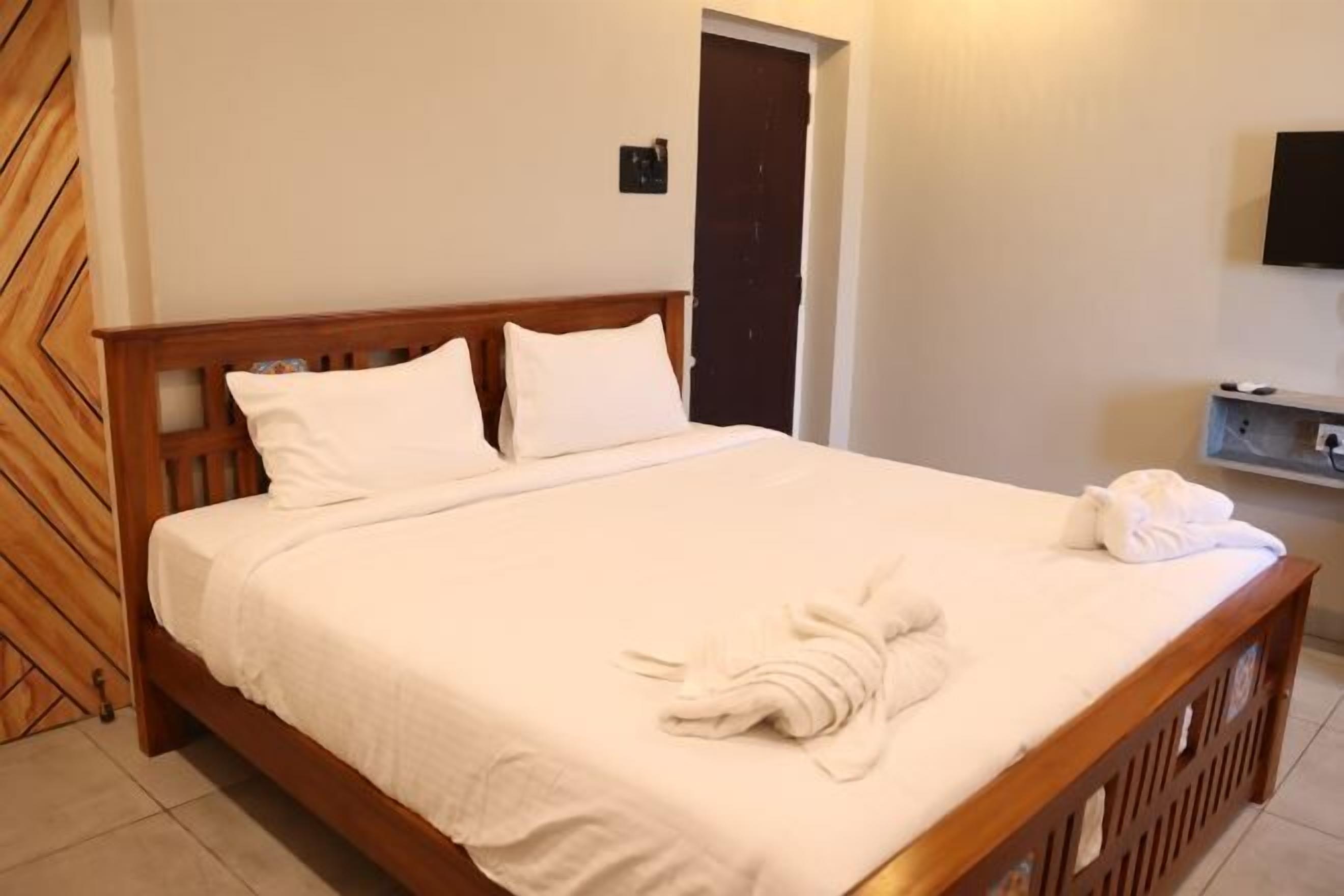 Escritorio, wifi gratis y ropa de cama 