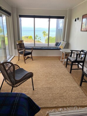 Interior - Charming Waharau seaside holiday house close to regional park. (Whakatiwai)