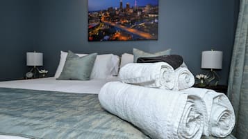 2 bedrooms, iron/ironing board, WiFi, bed sheets