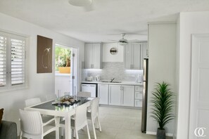 Fridge, microwave, oven, stovetop - Mango Court No. 3 - Porters (Holetown)