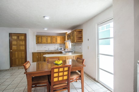 Deluxe Studio | Private kitchen