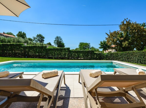 Apartment | Pool | Indoor pool, outdoor pool