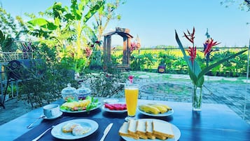 Free daily local cuisine breakfast