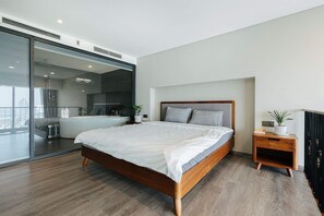 豪華複式房屋, 1 張加大雙人床, 陽台, 城市景觀 | 書桌、筆電工作空間、遮光布/窗簾、隔音