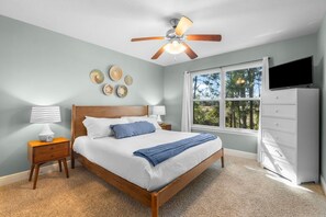 3 chambres, bureau, Wi-Fi gratuit, draps fournis