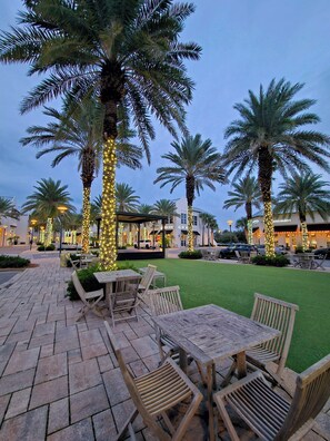 屋外ダイニングエリア