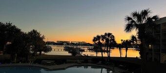 Cozy Waterfront Condo - PB B215