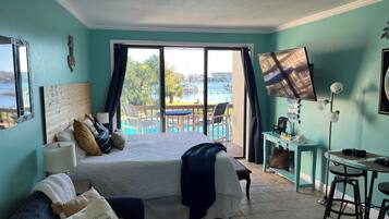 1 slaapkamer, een kluis op de kamer, een strijkplank/strijkijzer