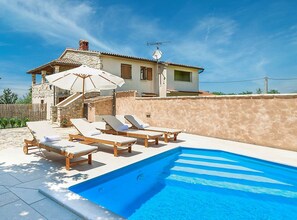 House | Pool | Indoor pool, outdoor pool - Charming Holiday Home With Garden (Tar-Vabriga)