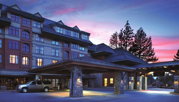 Exterior - CHRISTMAS @ Tahoe! 2 Bedroom 2 Bath @ Marriott Timber Lodge - FULL Resort Access (South Lake Tahoe)