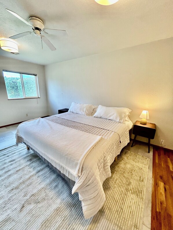 3 bedrooms, travel cot, WiFi, bed sheets