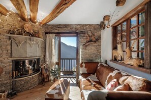 Fernseher, Kamin