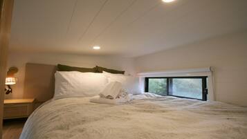 1 bedroom, desk, free WiFi, bed sheets