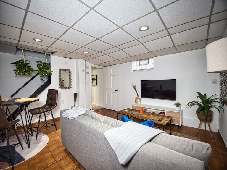 Cozy Apt With King Size Bed- Only 5 Miles To Nyc - North Bergen, NJ