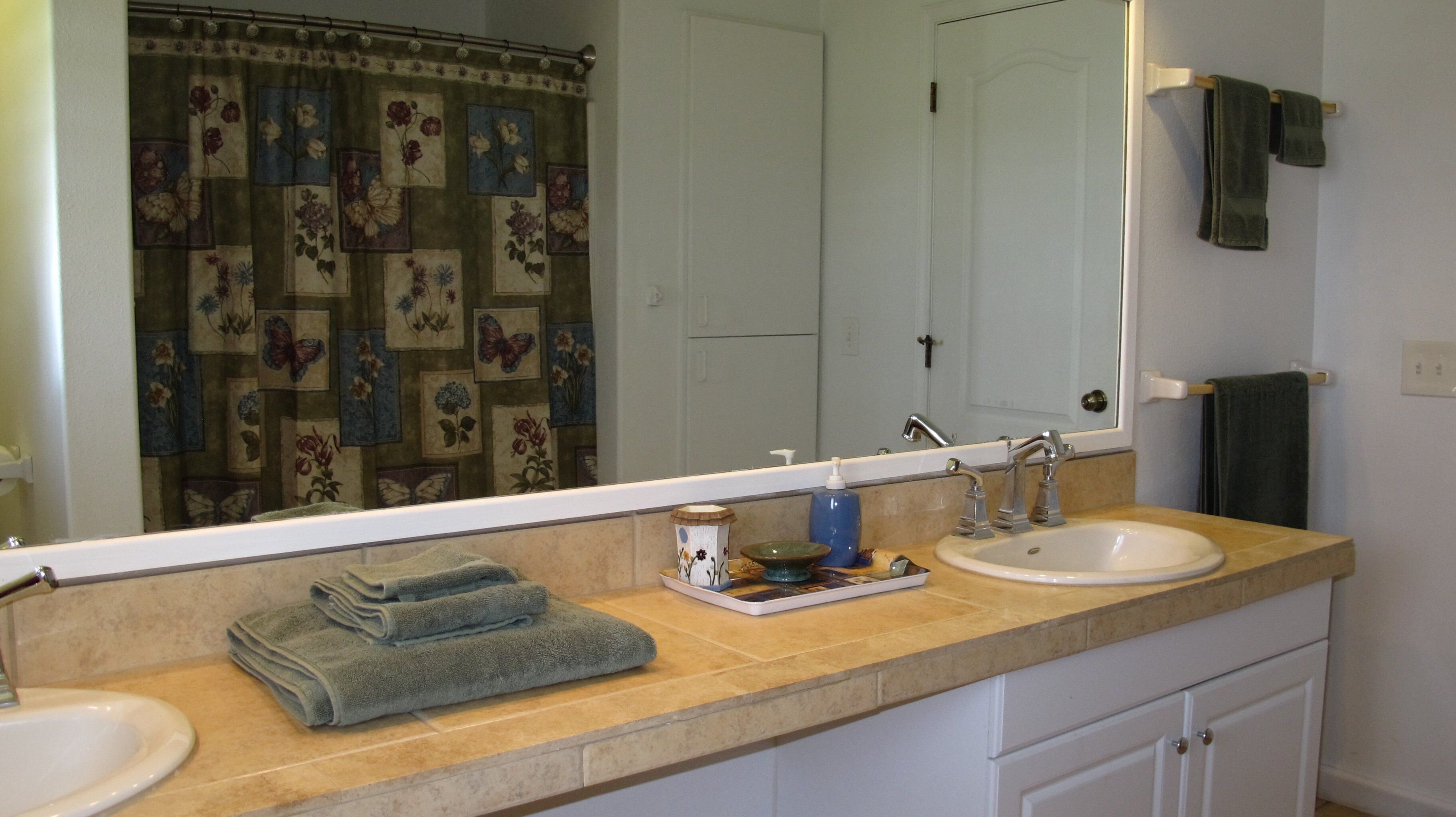 Hair dryer, towels