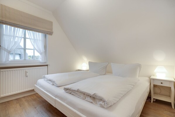 Unclassified image, 1 of 23, button