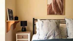 3 bedrooms, iron/ironing board, WiFi, bed sheets