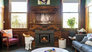 Televisión, chimenea