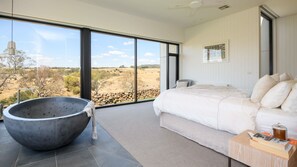 4 bedrooms, desk, iron/ironing board, WiFi