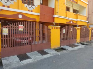 Property entrance - Le Ideal Suites (Puducherry)
