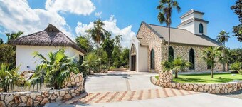 The Mastic Cottage Collection on North Side
