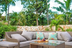 Property grounds - The Mastic Cottage Collection on North Side (North Side)