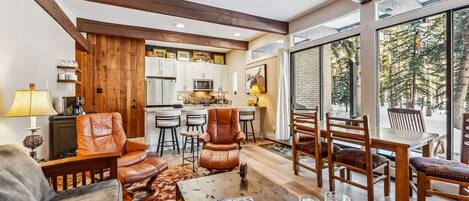 Fernseher, Kamin, Arbeitsbereiche