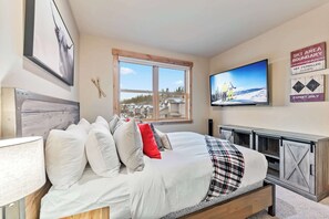 3 slaapkamers, een strijkplank/strijkijzer, wifi, beddengoed