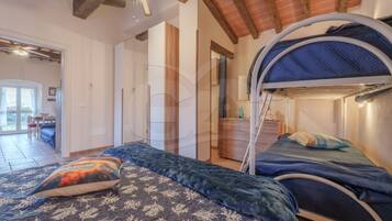 1 bedroom, bed sheets