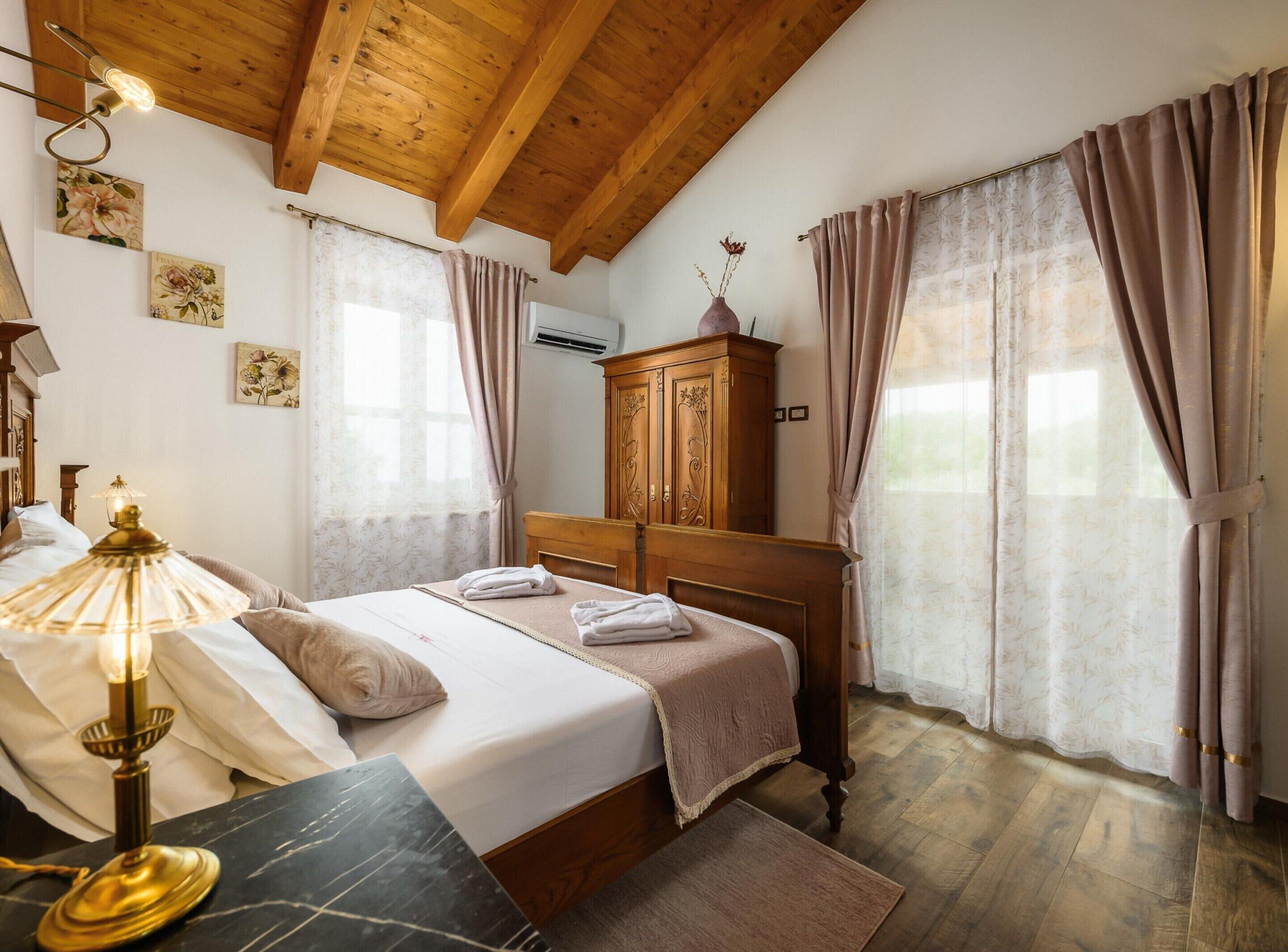 Villa | 4 bedrooms, iron/ironing board