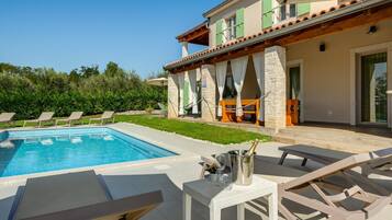 Villa | Pool | Indoor pool, outdoor pool