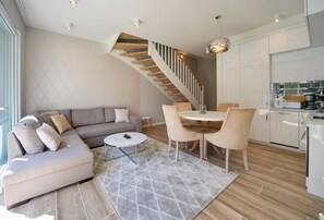 House | Dining