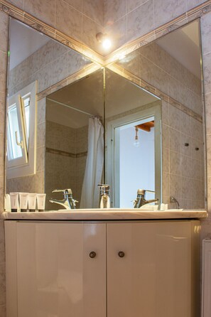 Towels, soap, toilet paper