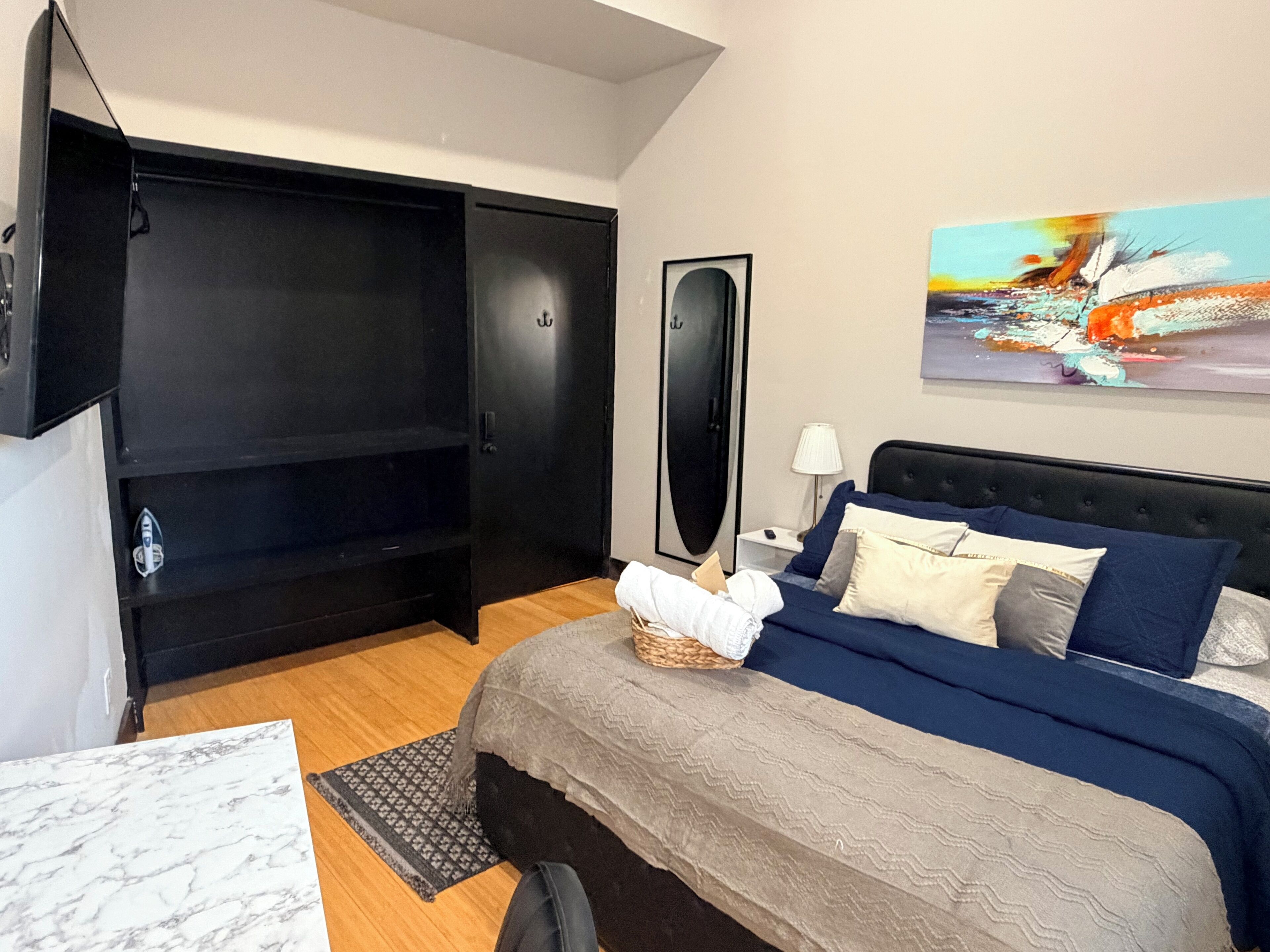 Bureau, espace de travail pour ordinateur portable