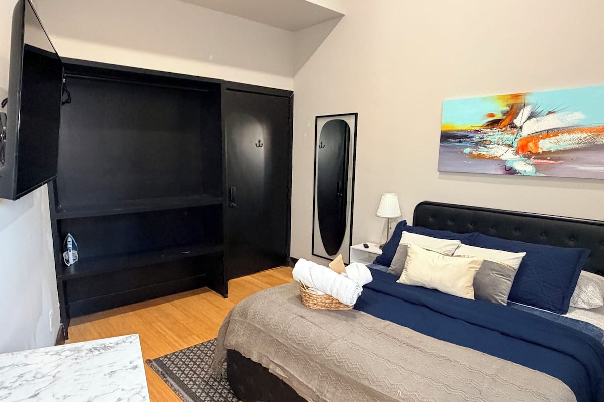 Modern Private Room Pink