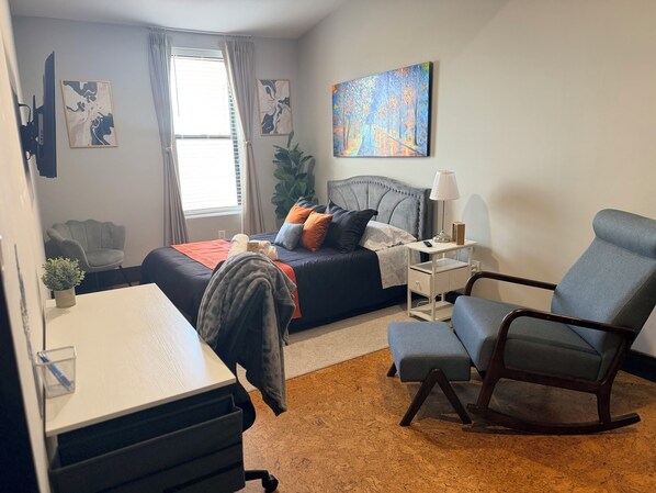 Modern Private Room White | Desk, laptop workspace, iron/ironing board, free WiFi - Brand New Private Share Room (Englewood)