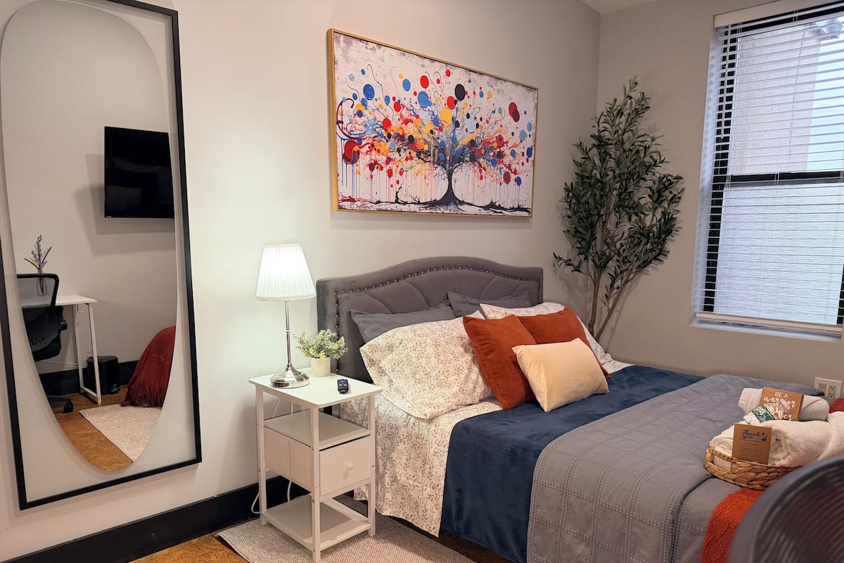 Modern Private Room Red