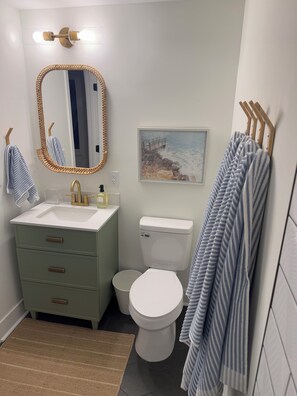 Handtücher, Seife, Toilettenpapier