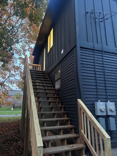 New 2024-Renovated Modern Farmhouse - Top Floor Unit