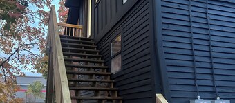 New 2024-Renovated Modern Farmhouse - Top Floor Unit