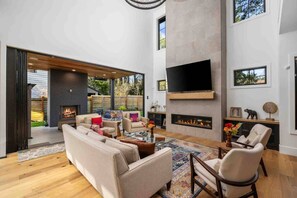 Interior - Magnificent Lake Oswego Luxury Estate, Incredible Indoor / Outdoor Living w/ Fireplace, Game Room (Lake Oswego)