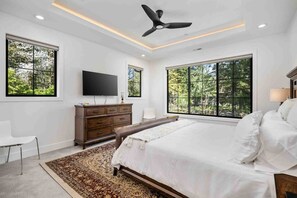 5 slaapkamers, een bureau, een strijkplank/strijkijzer, gratis wifi