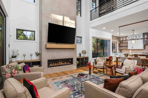 Magnificent Lake Oswego Luxury Estate, Incredible Indoor / Outdoor Living w/ Fireplace, Game Room