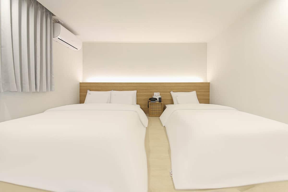 Deluxe Twin Room | Premium bedding, individually decorated, individually furnished, desk
