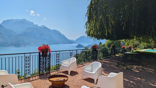 Familienvilla, 4 Schlafzimmer, Kühlschrank und Mikrowelle, Bergseite (Chalet Miralago) | Speisen im Freien