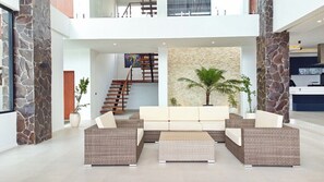 Télévision à écran plat