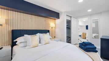 5 bedrooms, iron/ironing board, WiFi, bed sheets