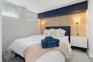 1 chambre, fer et planche à repasser, accès à Internet, literie fournie