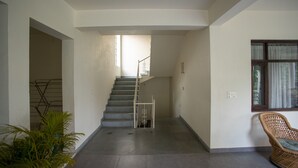 Hiên
